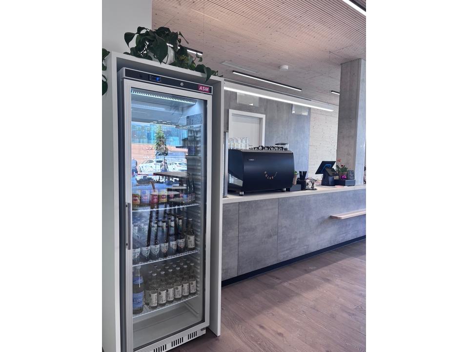 IMG_8750 - Barbereich und Getränkekühlung