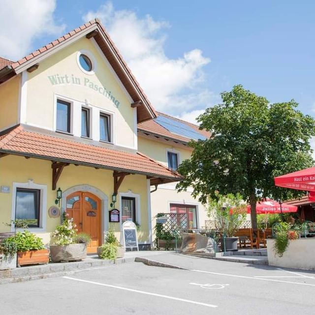 Wirt in Pasching-Landgasthof Fam. Kragl